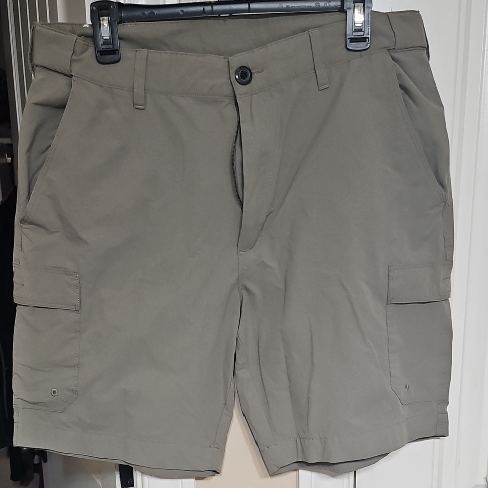 Bass Pro Shops Men's Tan Cargo Shorts